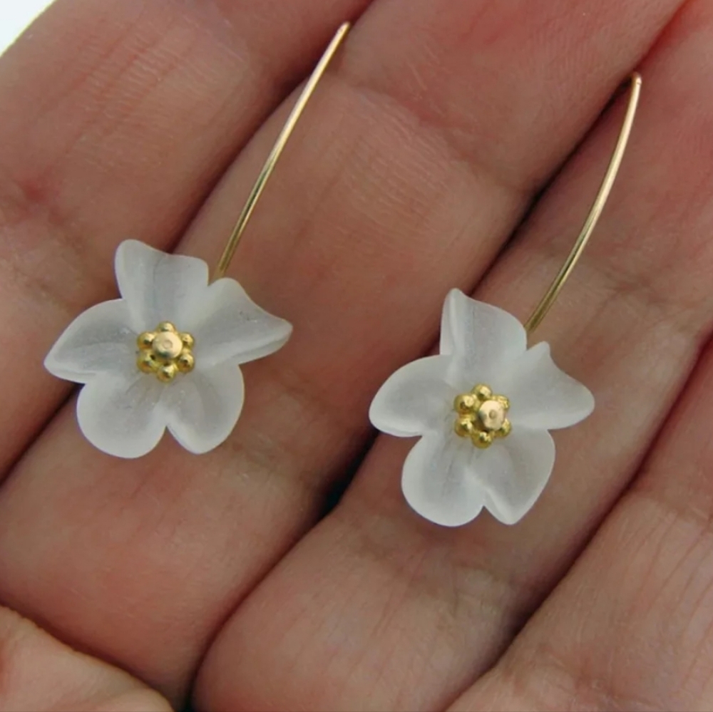 Pure Style delicate looking white flower earrings with gold toned fisher hooks - Picture 4 of 6